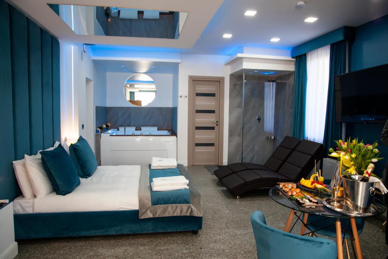 Hotel Ibisco Suites & Relax Pozzuoli Bagian luar foto