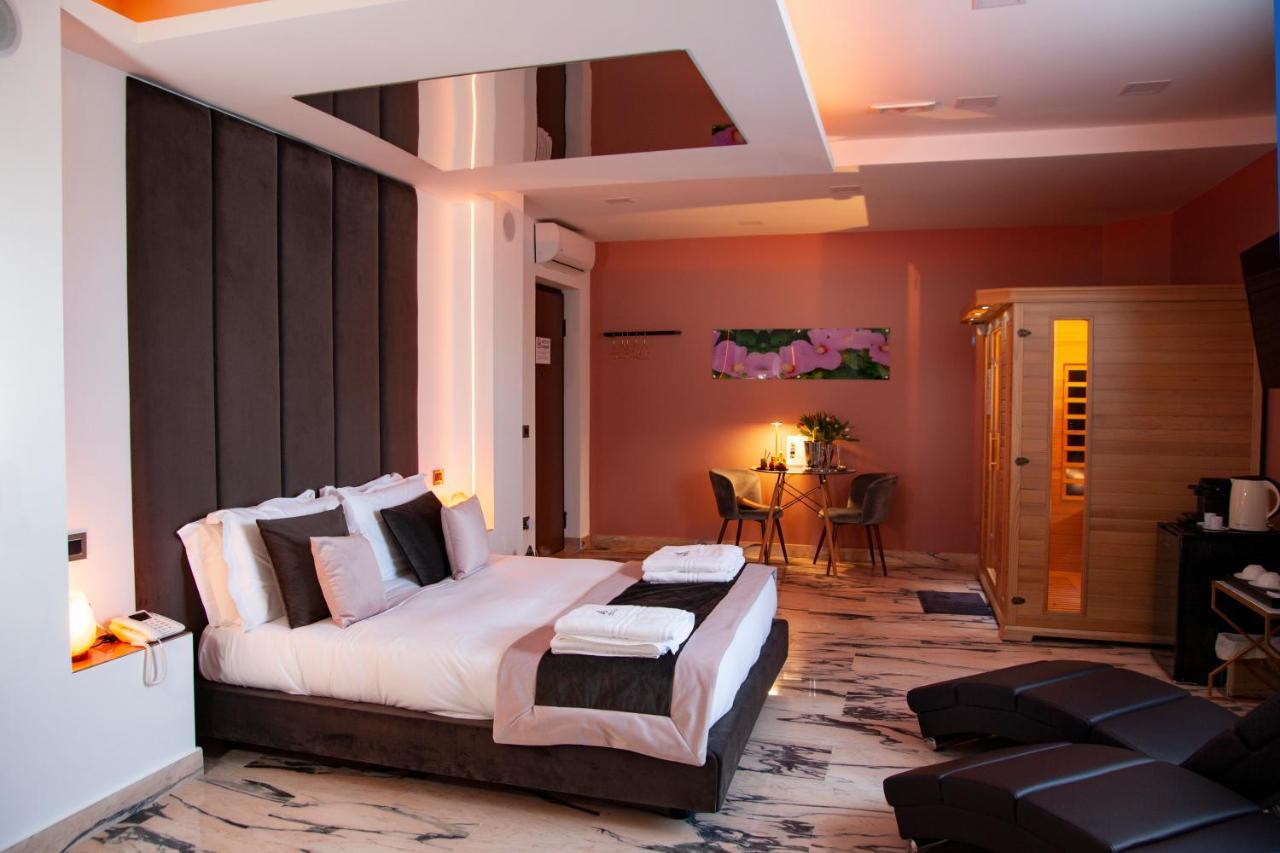 Hotel Ibisco Suites & Relax Pozzuoli Bagian luar foto
