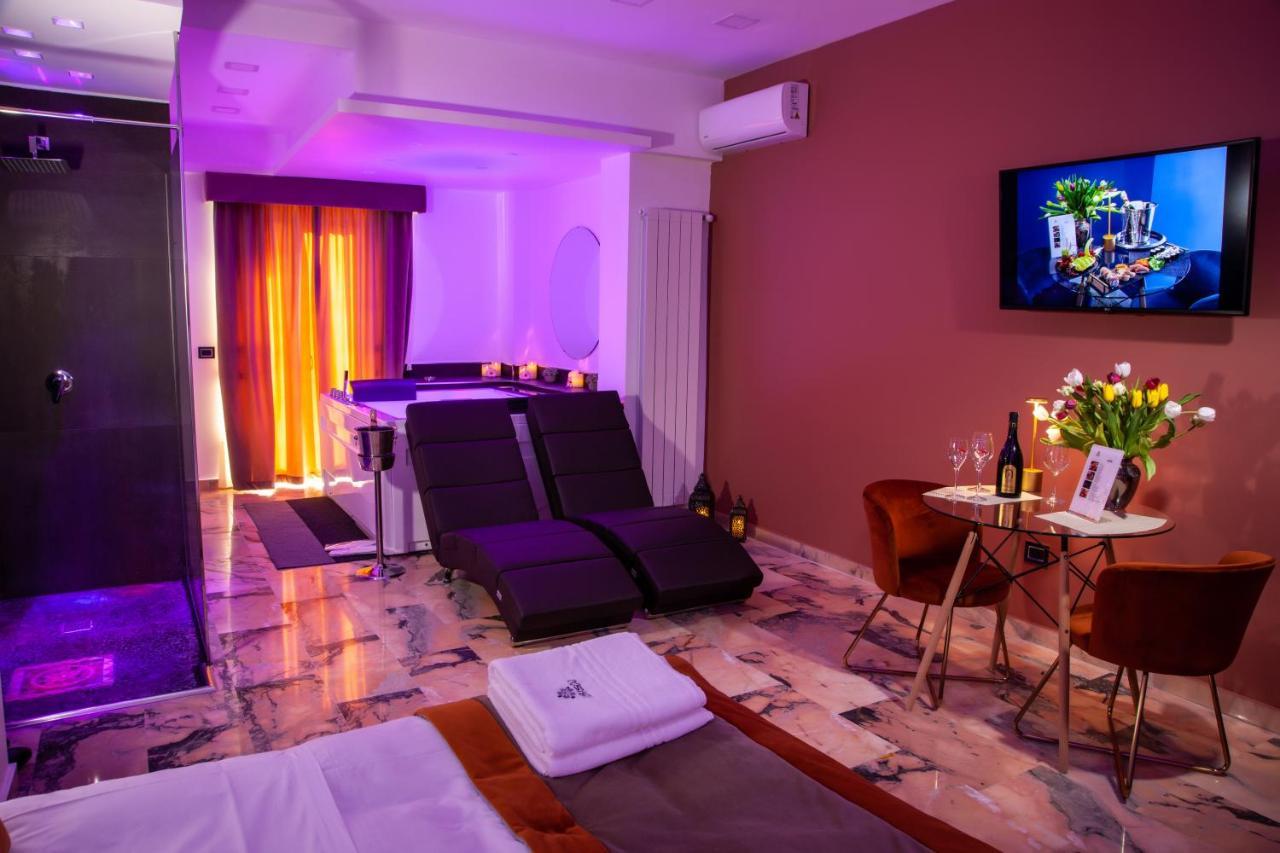 Hotel Ibisco Suites & Relax Pozzuoli Bagian luar foto