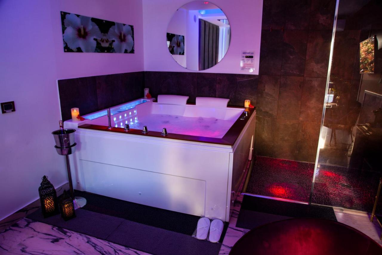 Hotel Ibisco Suites & Relax Pozzuoli Bagian luar foto