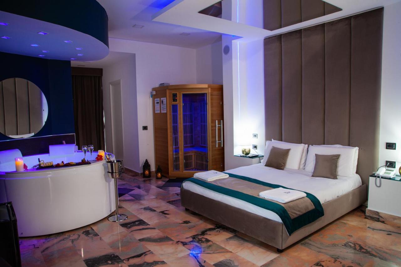 Hotel Ibisco Suites & Relax Pozzuoli Bagian luar foto