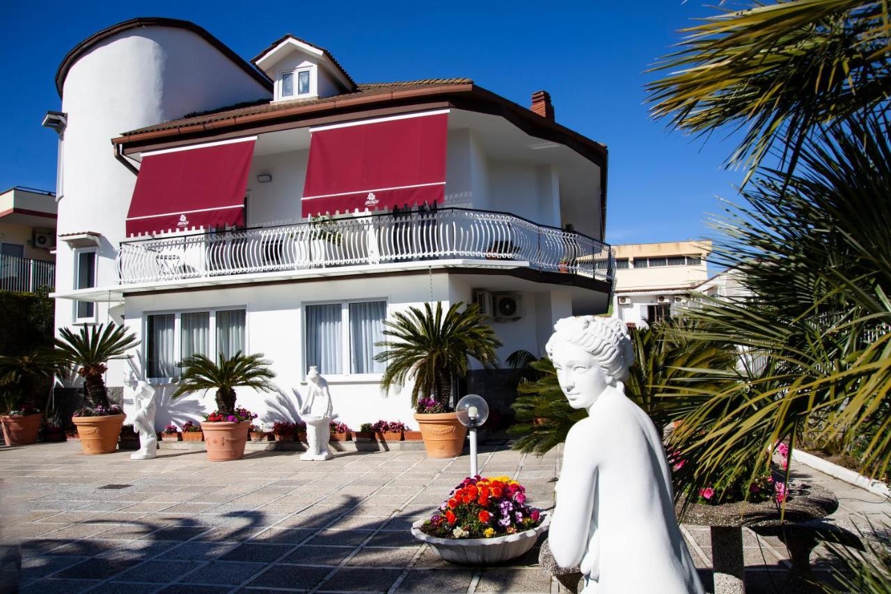 Hotel Ibisco Suites & Relax Pozzuoli Bagian luar foto