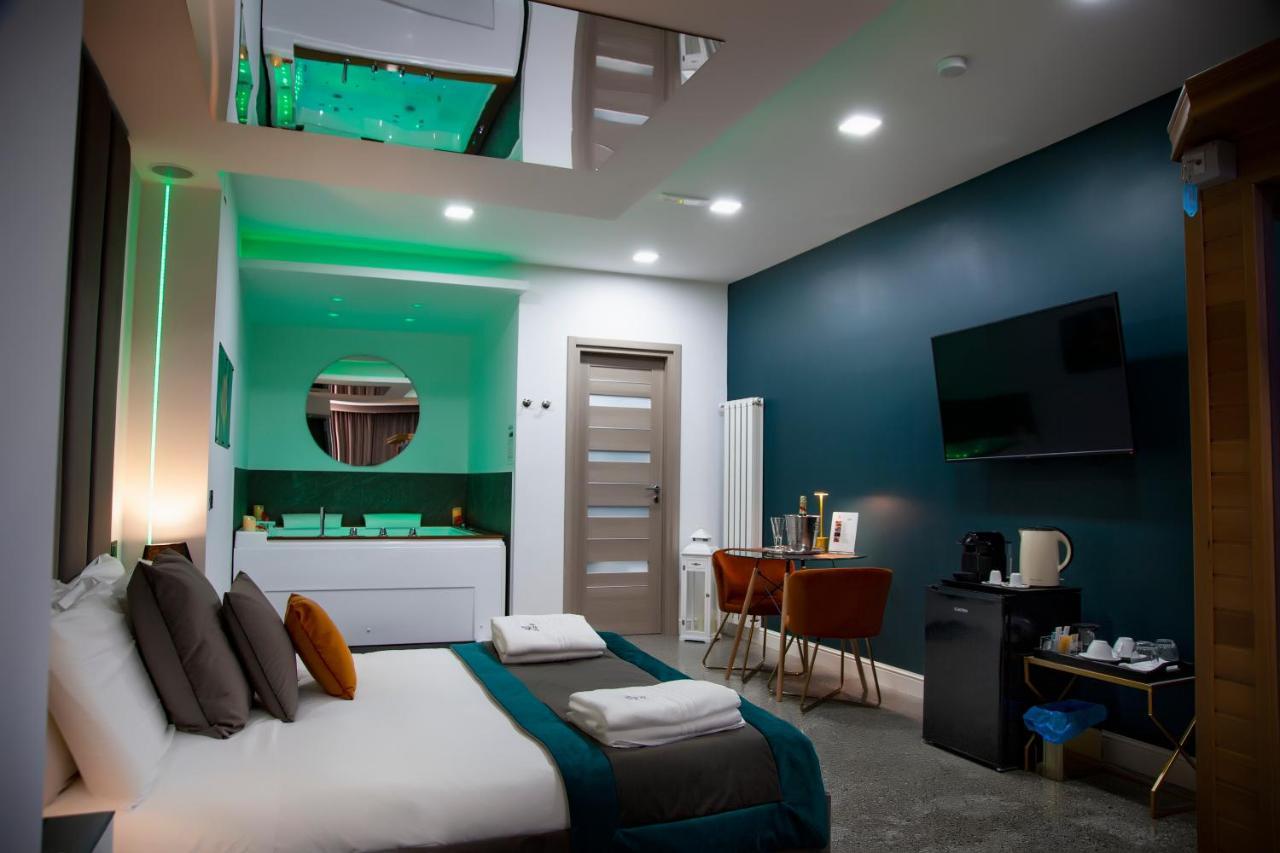Hotel Ibisco Suites & Relax Pozzuoli Bagian luar foto