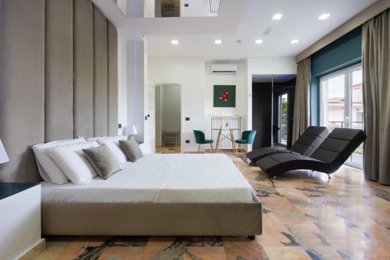 Hotel Ibisco Suites & Relax Pozzuoli Bagian luar foto
